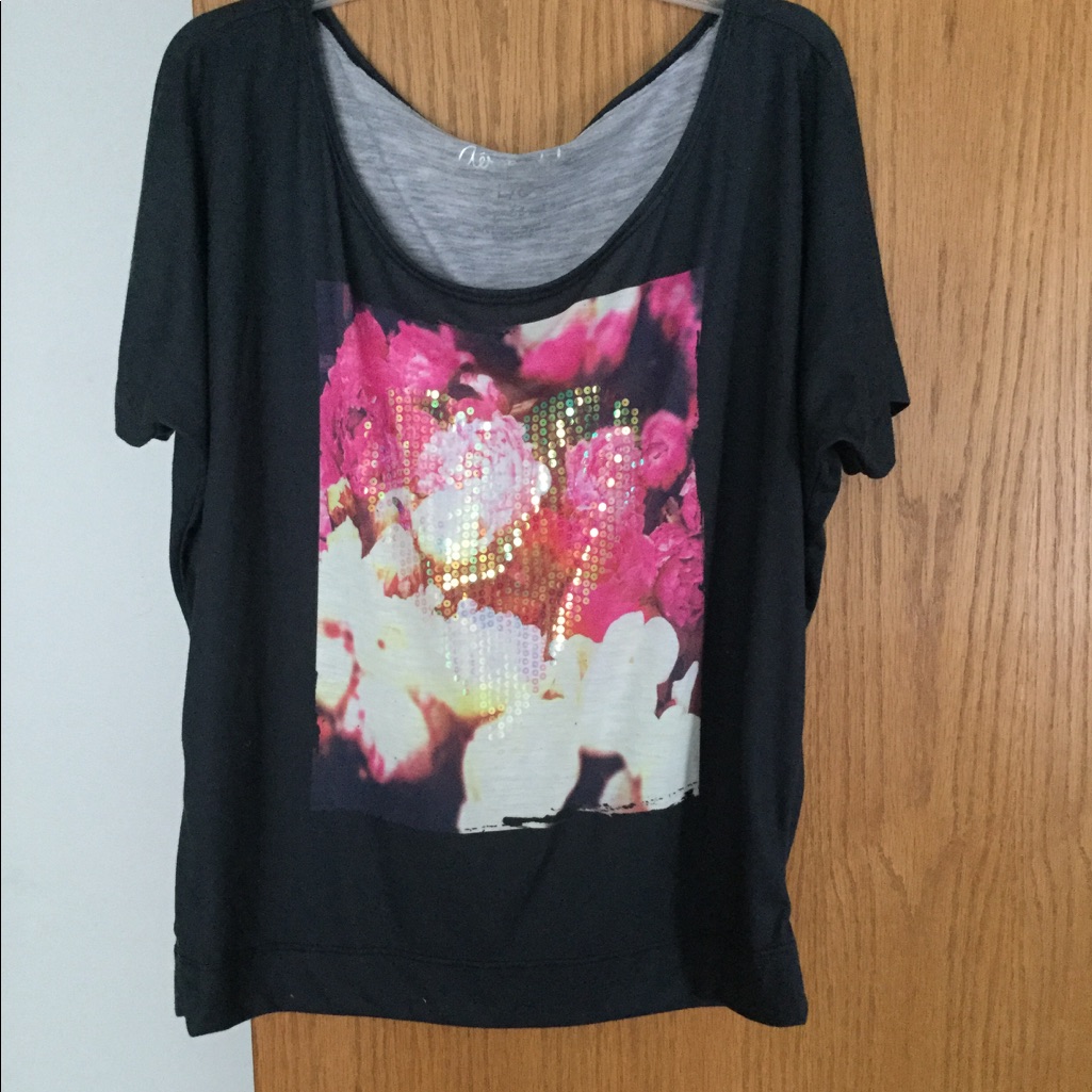 Sequin/Graphic Top
